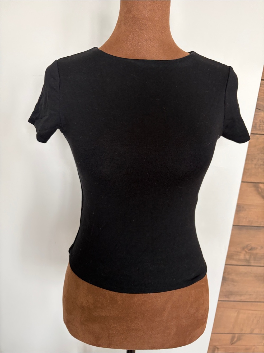 Re Ona Black Short Sleeve Fitted Tee